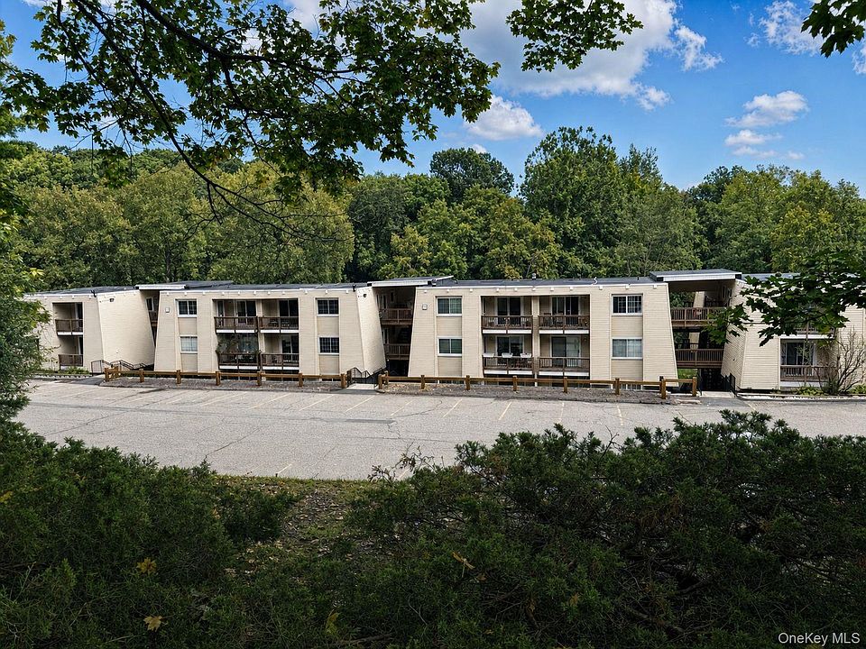 1st image of 319 Fox Run Lane