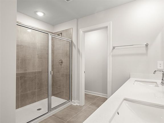 3rd image of 423 Ragland Ave