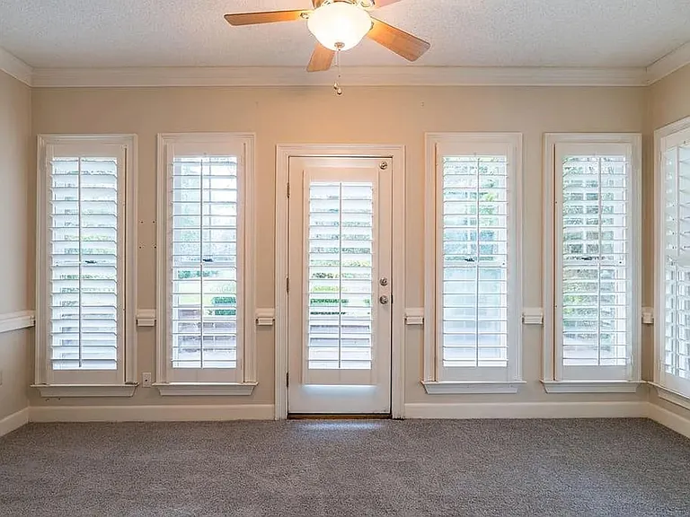 1009 Williamsburg Dr — Photo 25