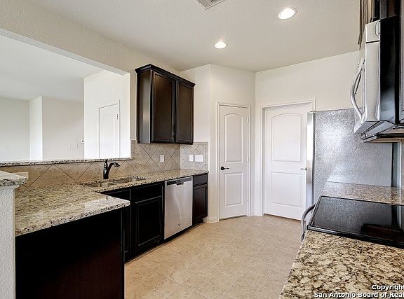 3rd image of 6188 Daisy Way