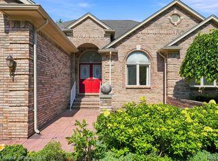 49147 Dunhill Dr, Macomb, MI 48044