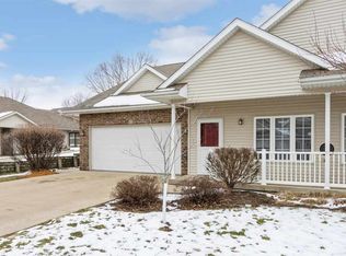 82 Notting Hill Ln, Iowa City, IA 52245