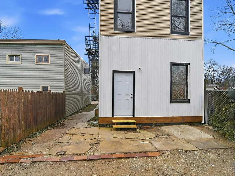 540 Grand Ave — Photo 31
