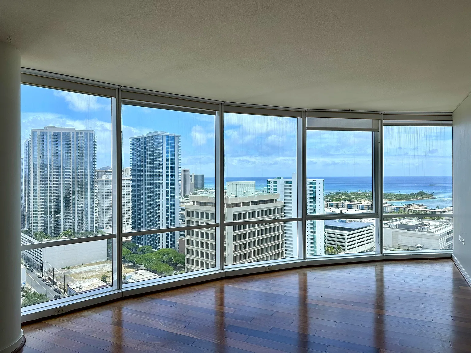 3 bed, 1206 sqft, $4,650 — Photo 1