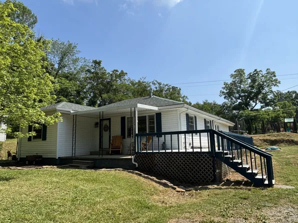 8282 Salem Rd, Athens, OH 45701