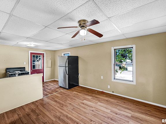 4th image of 206 Cooper St