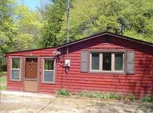 51 Oak St, Ashaway, RI 02804