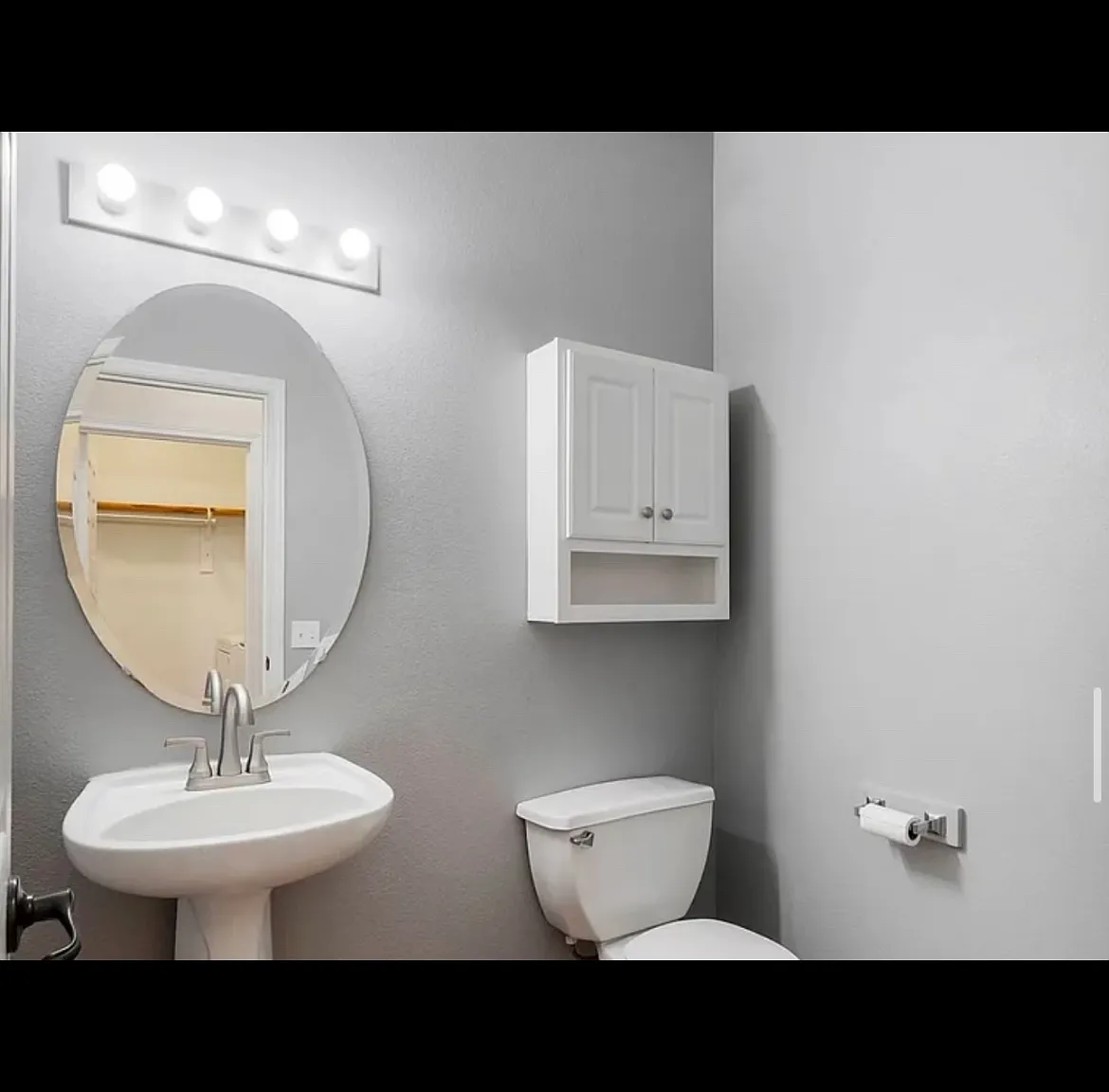 4 bed, 1610 sqft, $3,156 — Photo 2