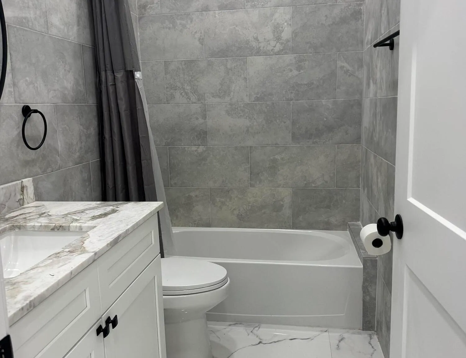 2 bed, 2.0 bath, 1040 sqft, $3,200 — Photo 4
