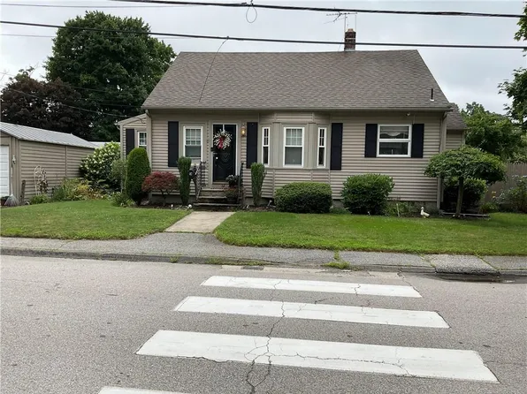 14 Fruit St, Cranston, RI 02920