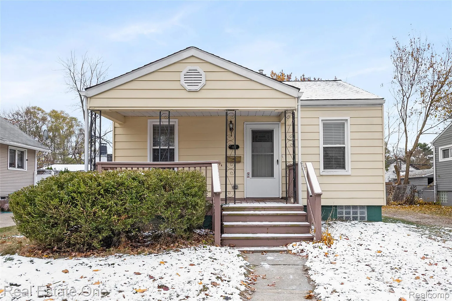 1617 Leroy St photo 1