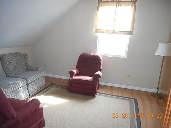 4th image of 99 Beacon Ave