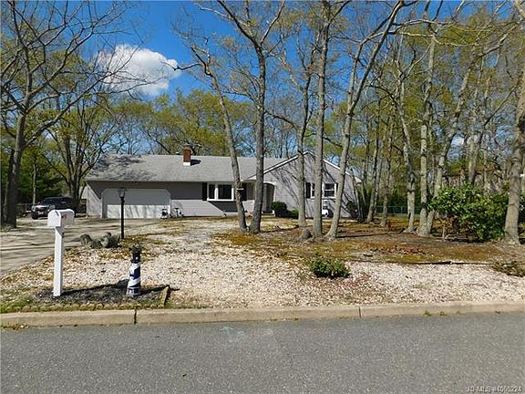 2nd image of 13 Carteret Ct