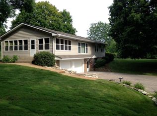 27950 Smithtown Rd, Shorewood, MN 55331