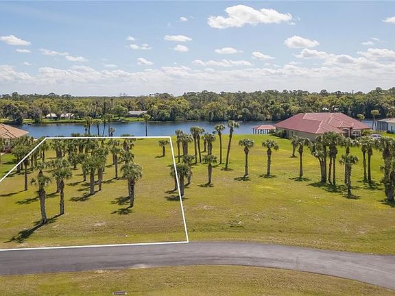 3rd image of 2500 Caloosa Shores Dr