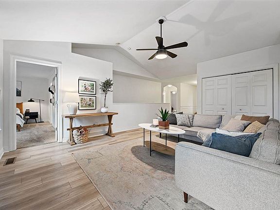 4th image of 803 10th Avenue Pl