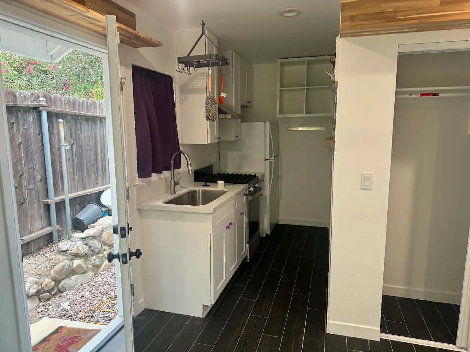 1 bed, 240 sqft, $1,700 — Photo 3