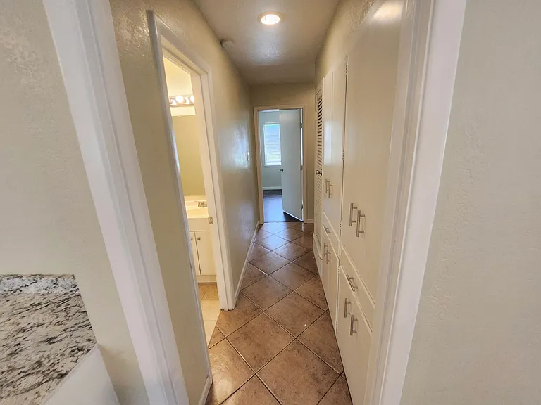 120 Glenhaven Dr — Photo 16