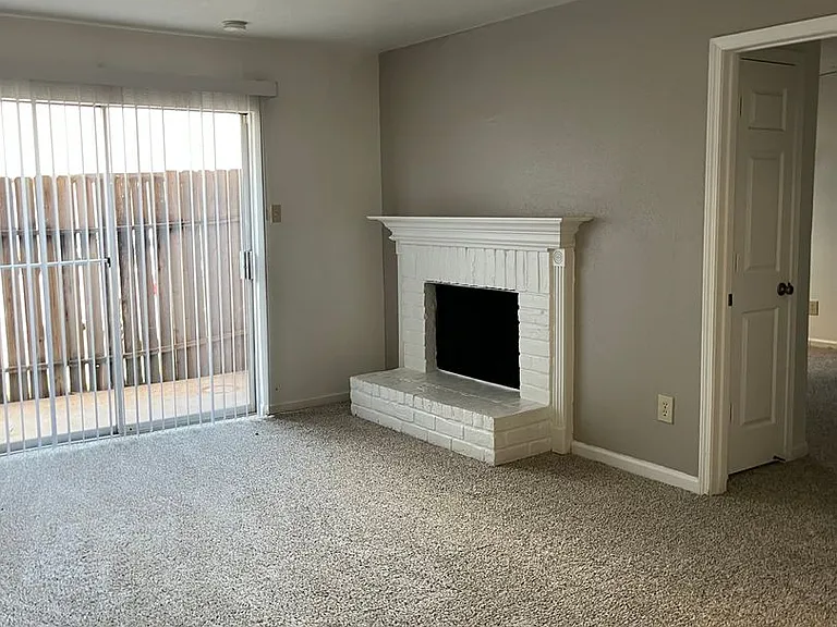 Emerald Cove Apartments — Photo 144