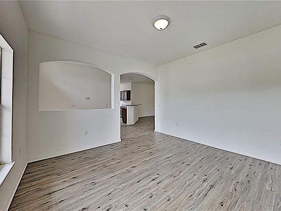 3rd image of 335 Highland Meadows St