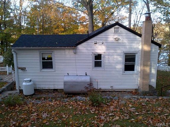 2nd image of 466 Lake Shore Dr