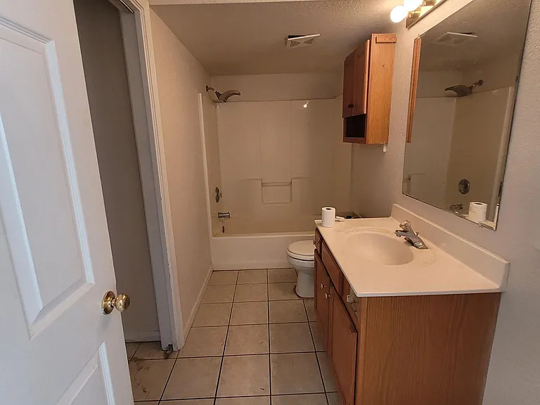 2681 E Oakbrook Dr — Photo 3