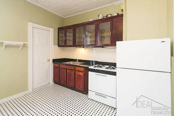 Rented by Ideal Properties Group | media 29