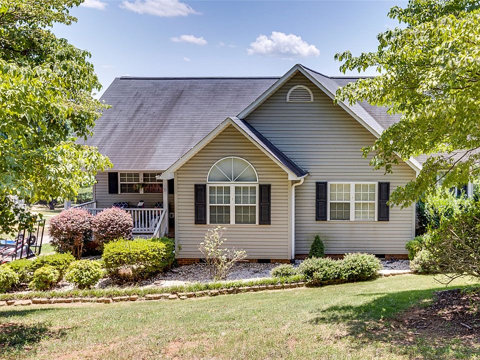 1st image of 100 Sycamore Dr