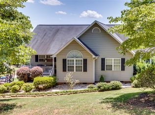 100 Sycamore Dr, Pickens, SC 29671