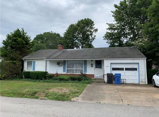 20 Brookfield Dr, Cranston, RI 02920