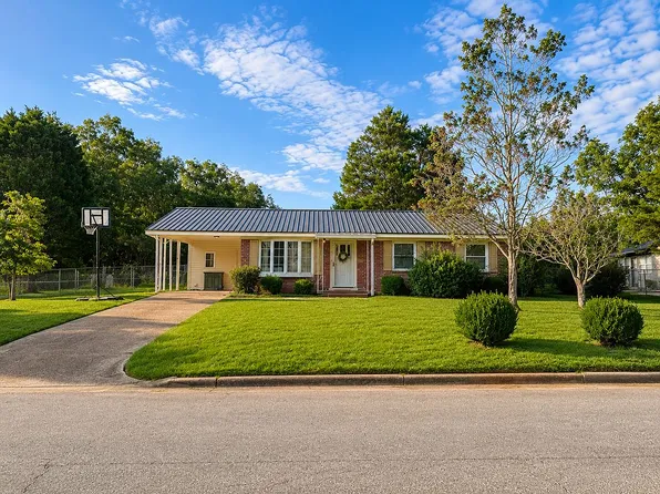 106 Cedar Dr, Enterprise, AL 36330