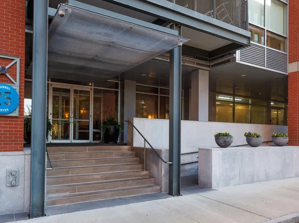 25 Channel Center St Unit 409, Boston, MA 02210