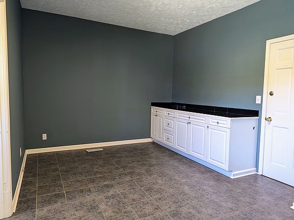 4th image of 1227 Lincoln Ave