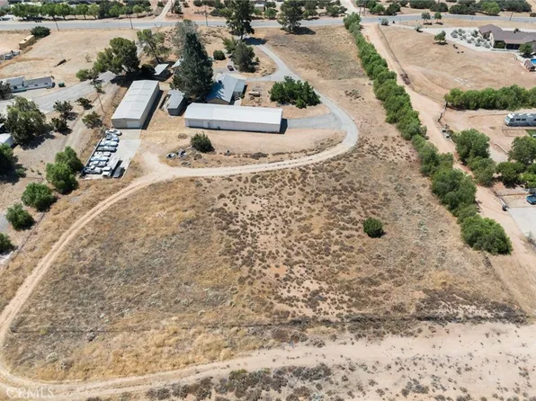 11113 Darling Rd, Saugus, CA 91390