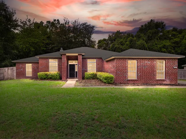 87 Oakplace Rd, Freeport, FL 32439