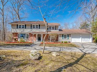 26 John Beach Rd, Newtown, CT 06470