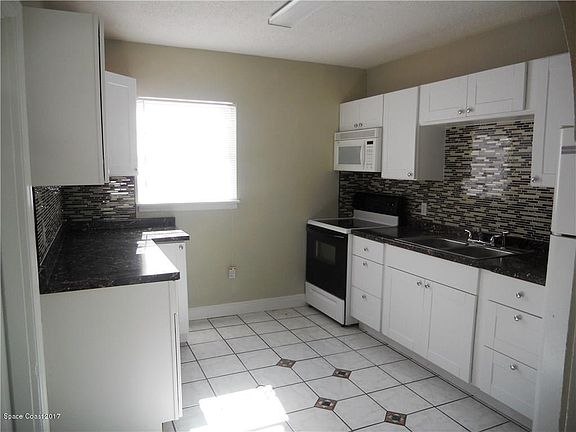 4th image of 2314 2nd Ct SE