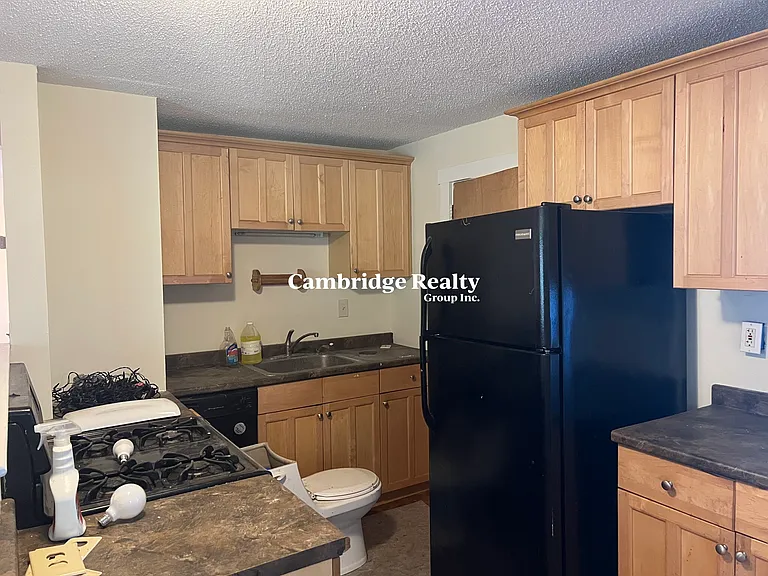 4 Park St #1 — Photo 2
