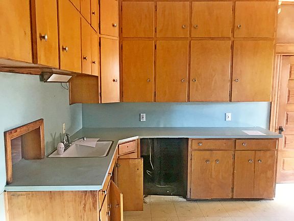4th image of 515 W Van Buren St