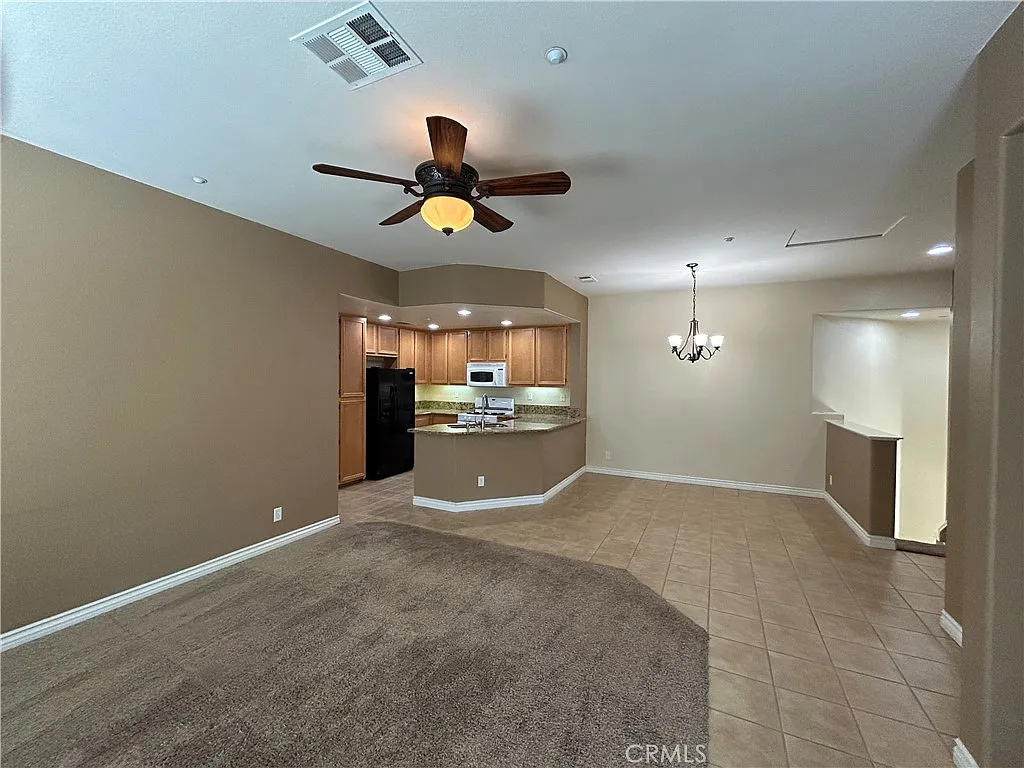 2 bed, 1072 sqft, $2,350 — Photo 4