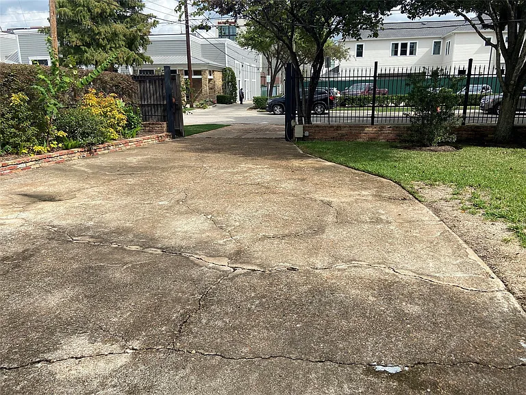 1025 Beverly St — Photo 13