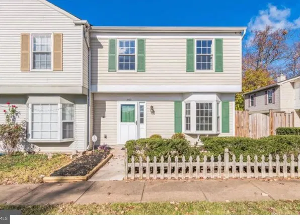 2162 Mager Dr, Herndon, VA 20170