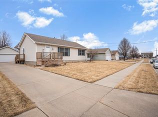 306 NE Trent Ave, Elkhart, IA 50073