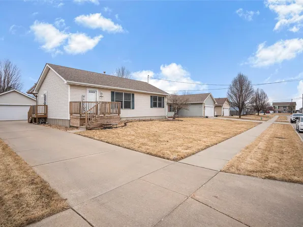 306 NE Trent Ave, Elkhart, IA 50073