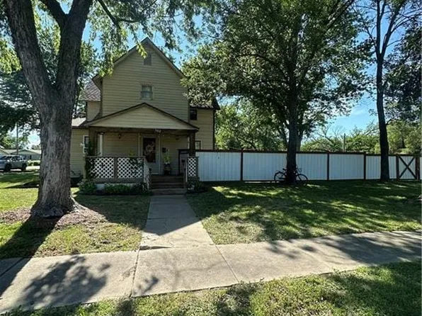 502 N 7th St, Humboldt, KS 66748