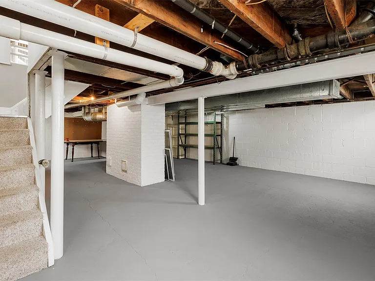 33316 Jefferson Ave — Photo 34