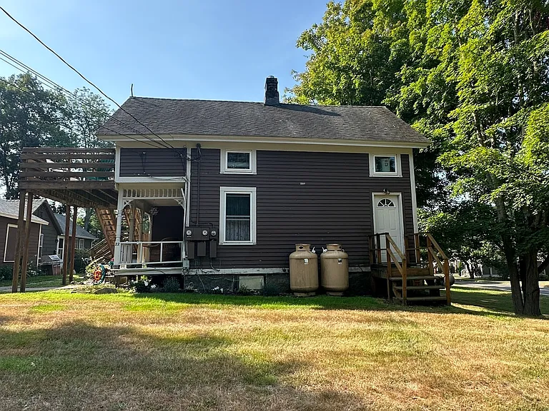 22 Main St #2 — Photo 3