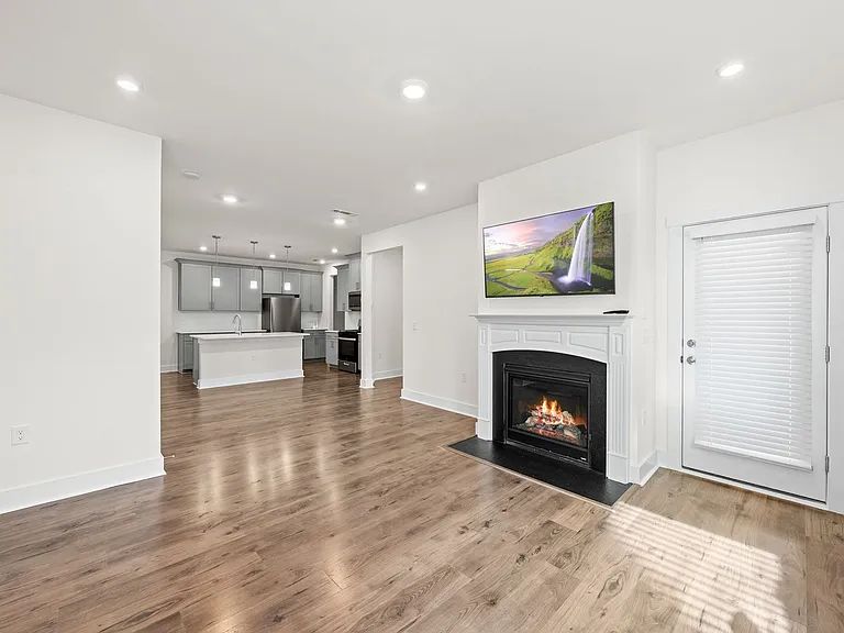 463 Autumn Rain St — Photo 17