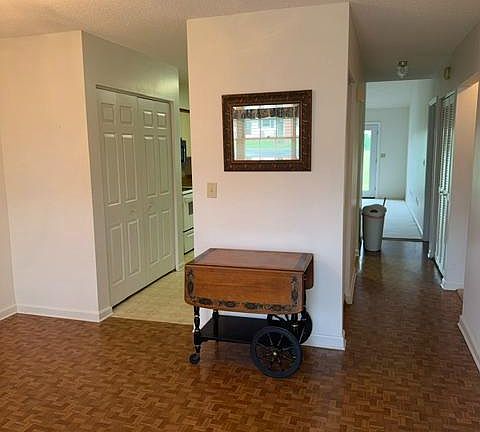 4th image of 212 Pelham Dr