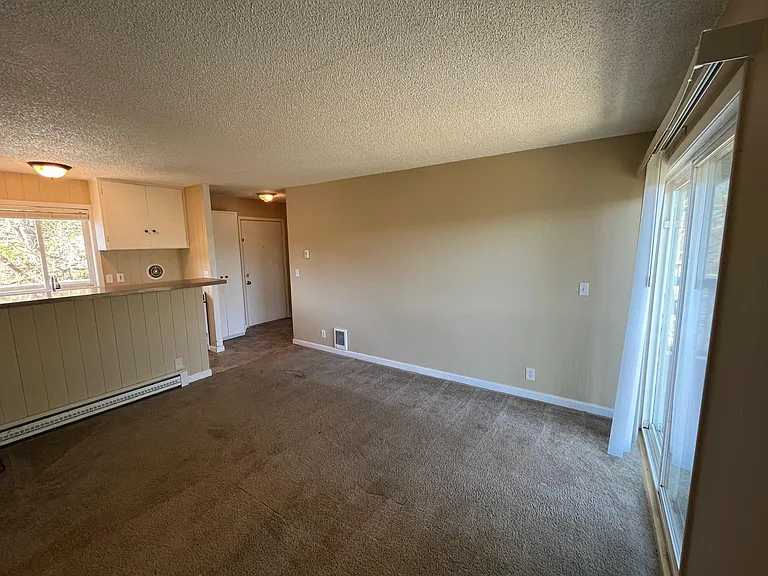 4805 Chestnut St #8 — Photo 3